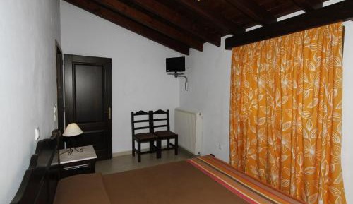 Two-Bedroom Apartment (4 Adults)