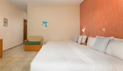 Triple Room with Sea View