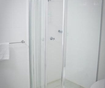1 Bedroom Large Family Unit