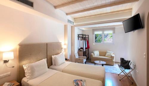 Family Room with Side Sea View