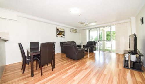 Two-Bedroom Apartment with 2 Bathrooms 