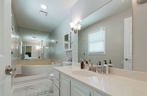 Bellevue House | NEW Secluded Pool Home 20 Mins to DWTN!