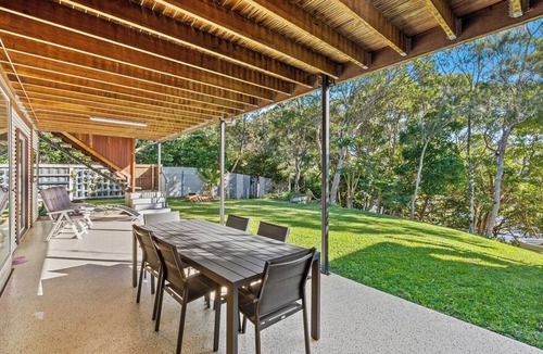 Hastings Point House | Large Beach Retreat with Ocean Breeze and Style