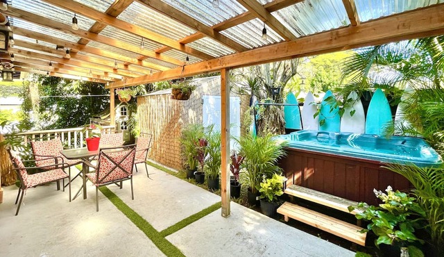 Tropical Villa with Hot tub- Great location!