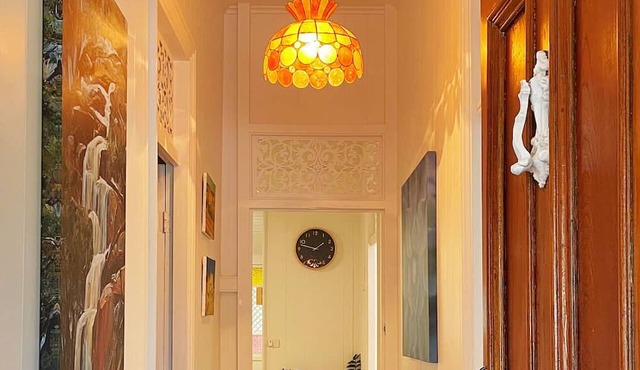 8 min walk to City - 5BR Heritage Queenslander - 9km from airport